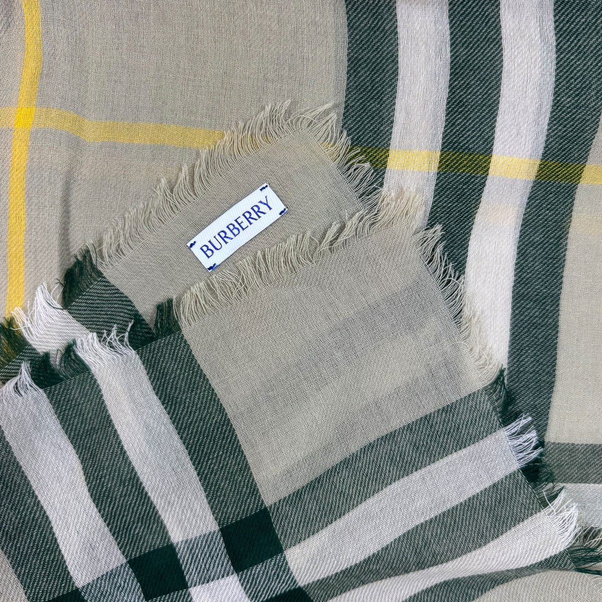 Burberry Scarf Giant Check Hunter - Large Light Weight Wool Shawl
