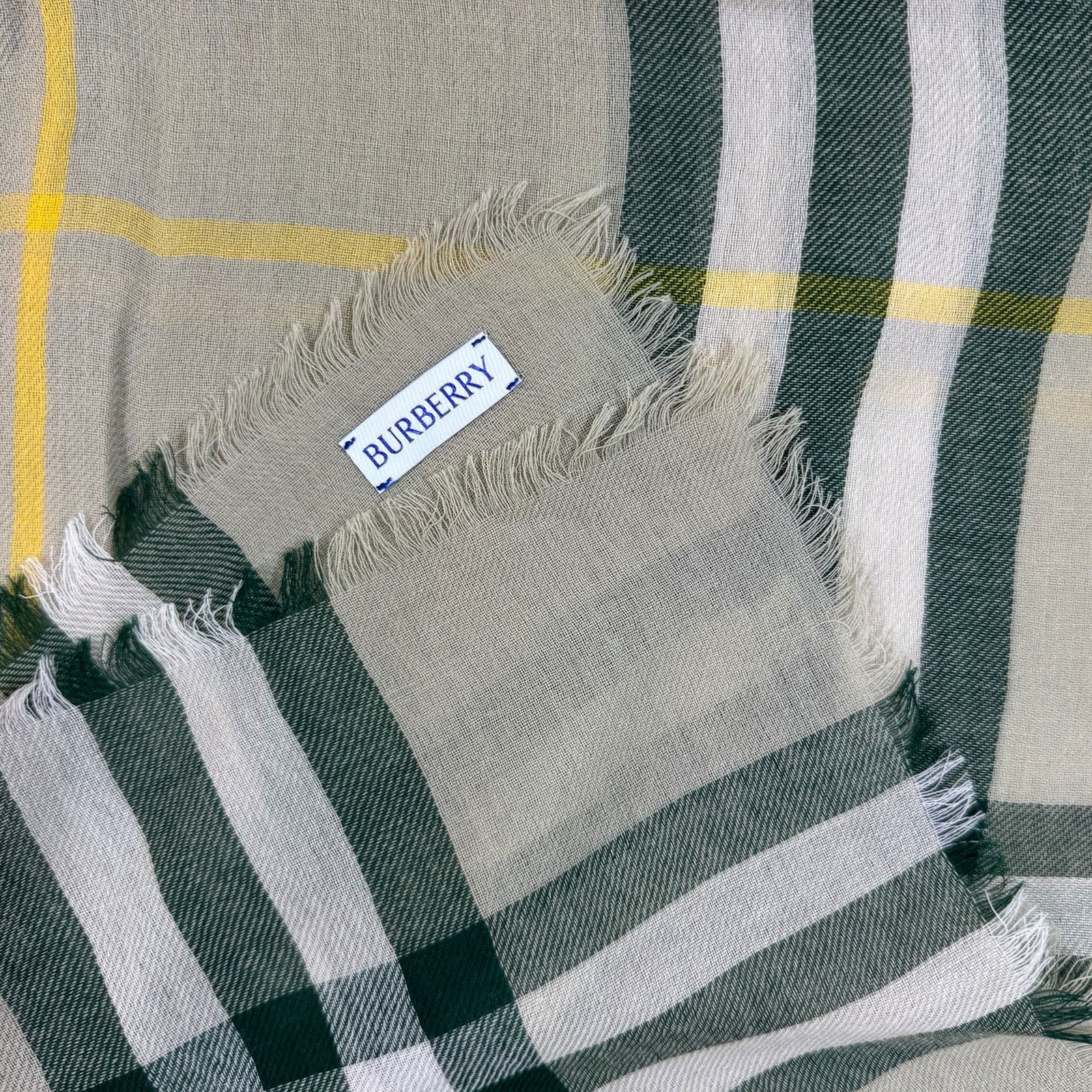 Burberry Scarf Giant Check Hunter - Large Light Weight Wool Shawl